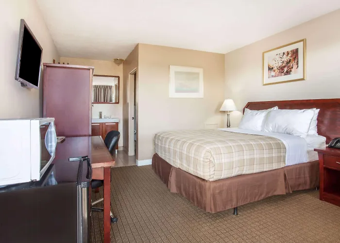 Howard Johnson Inn By Wyndham Kingston