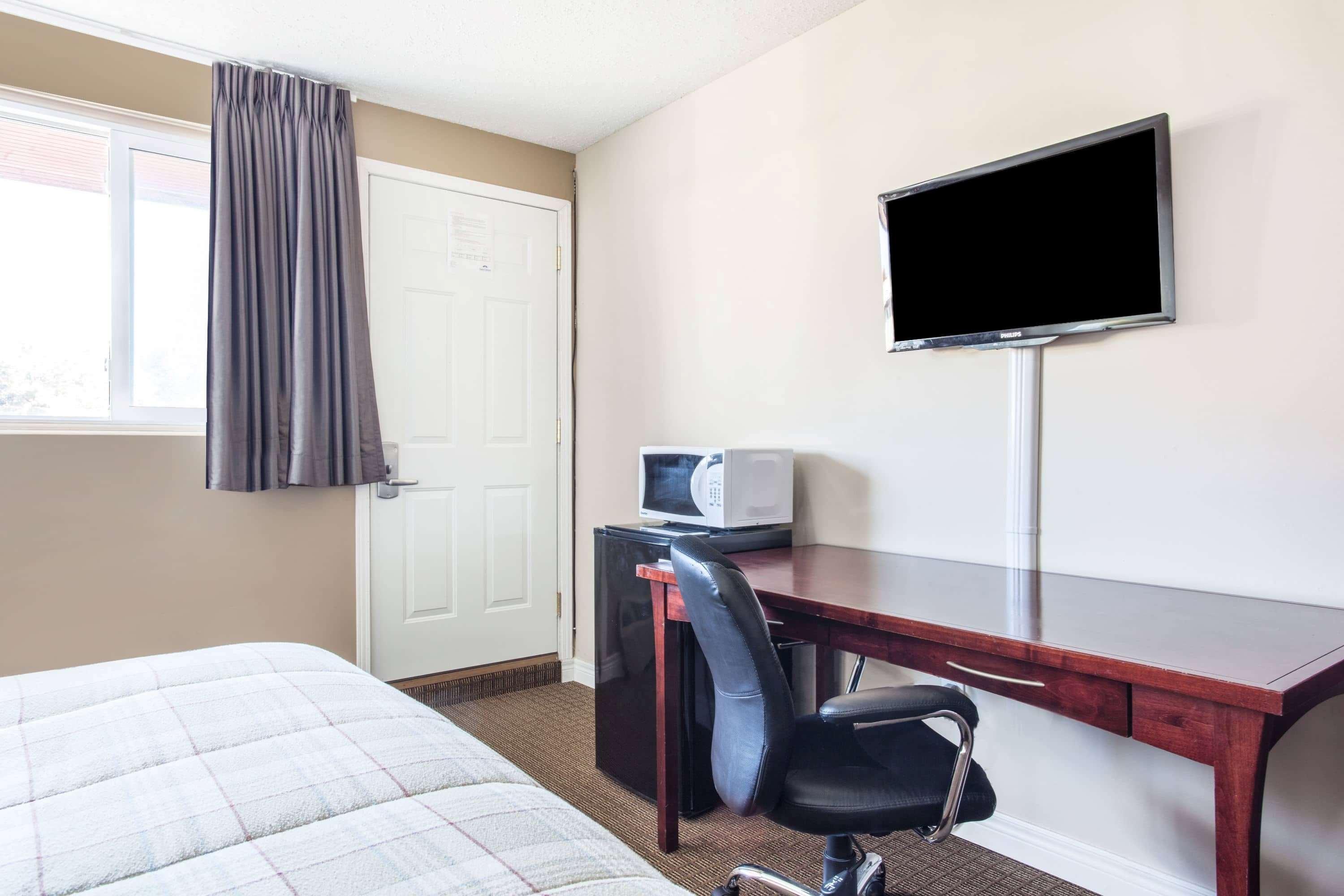Howard Johnson By Wyndham Hotel Kingston